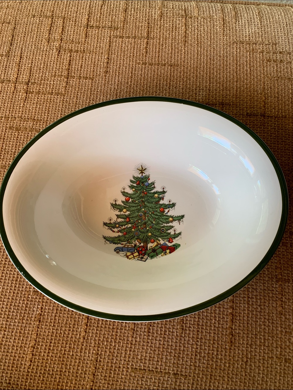 Cuthbertson 9” oval Christmas Tree Vegetable Serving Bowl - Green Rim
